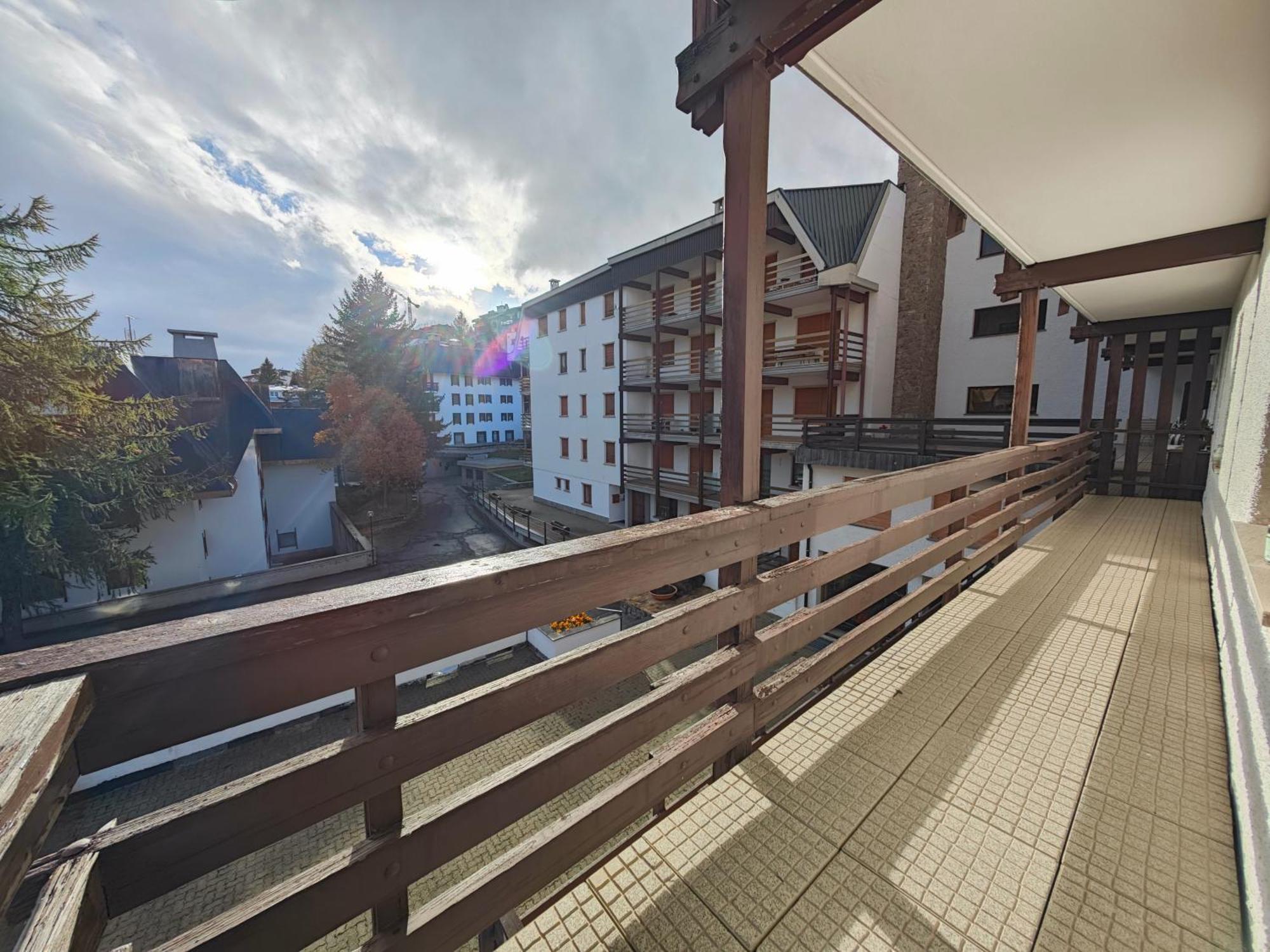 Hostdomus - Il Cerbiatto Apartment Sestriere Luaran gambar